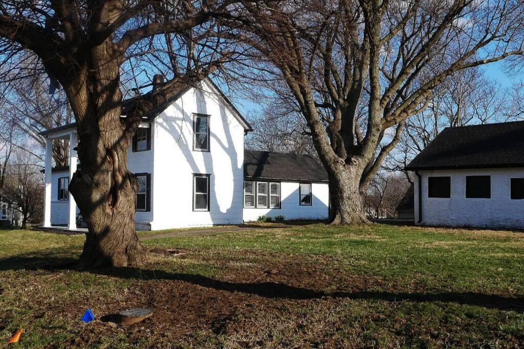 1908 Modern Farmhouse On Large Private Treed Lot Shawnee Dış mekan fotoğraf